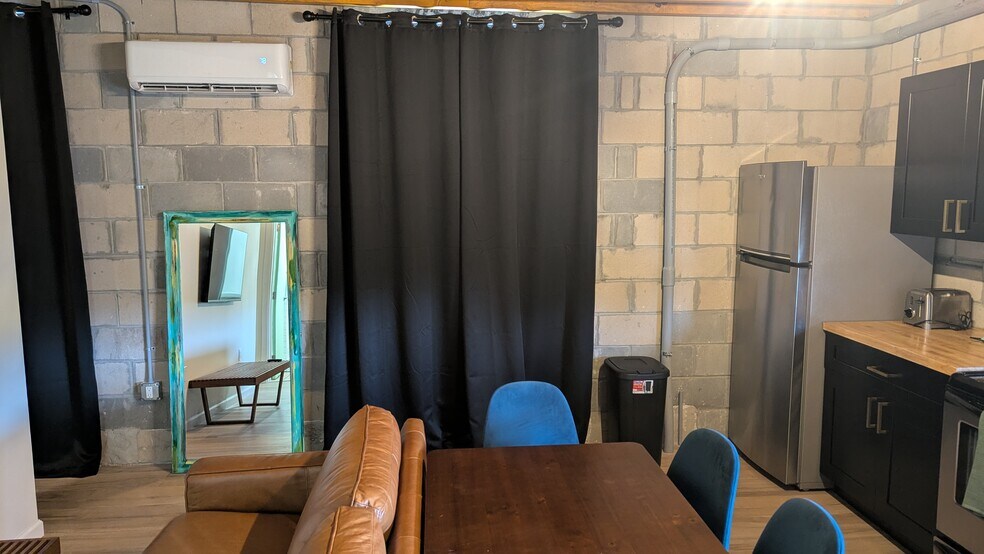 Building Photo - 1335 Churchill Rd