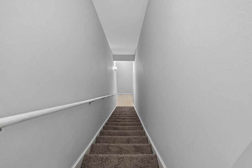 Building Photo - 2732 McKnight Crossing Ct