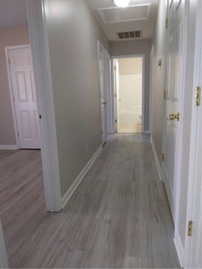 Building Photo - 115 Thomas St