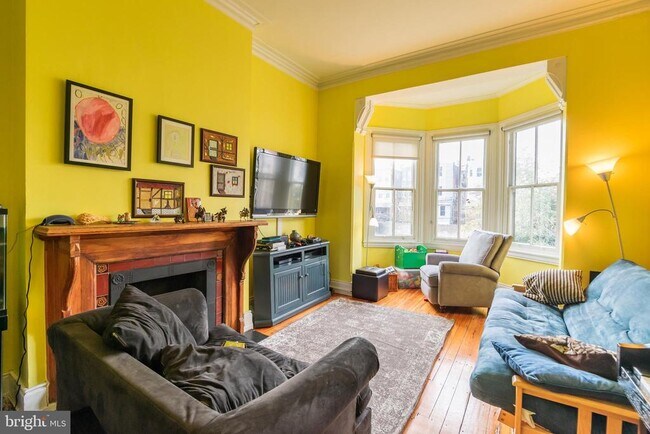 Building Photo - 206 S 43rd St