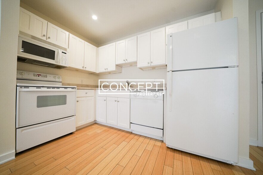 Building Photo - 40 Boylston St