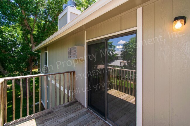 Building Photo - 3950 Manhattan Ave