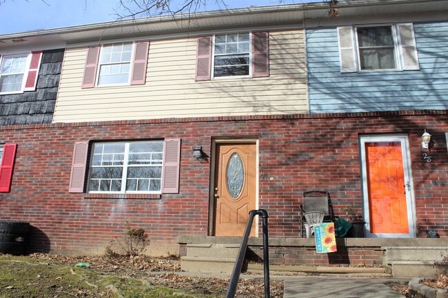 Building Photo - 3 Bedroom Townhouse - Near While Park - 06...