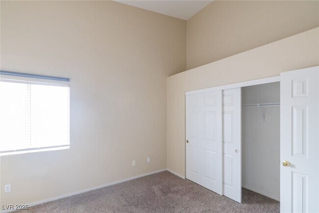 Building Photo - 900 Heavenly Hill Ct