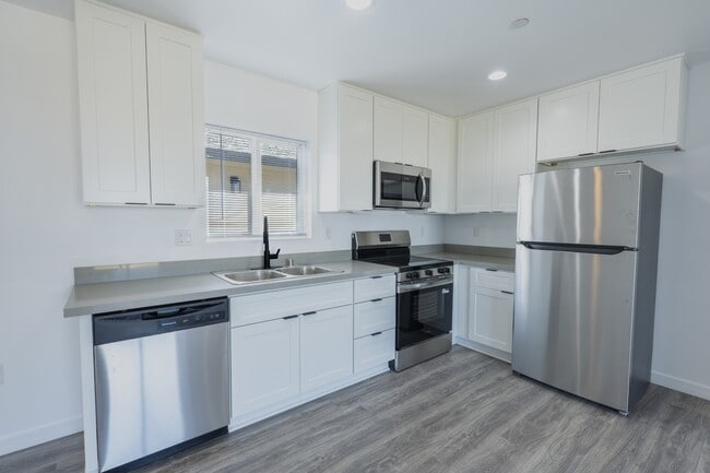 Building Photo - 6211 Poppy Blvd