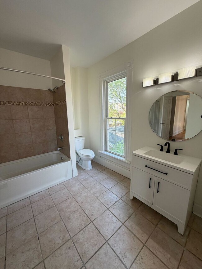 Building Photo - Fully Renovated 3BR/1.5 Bath in Olde Towne East!