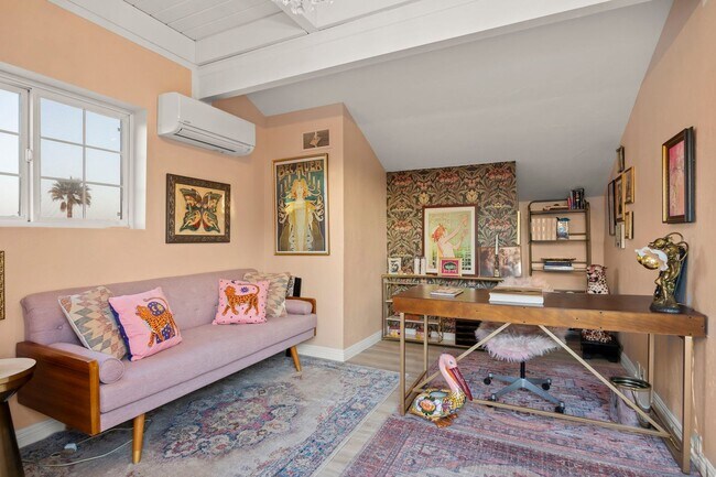Building Photo - Ventura | Pierpont | 4 Bedroom + 3 Bathroom
