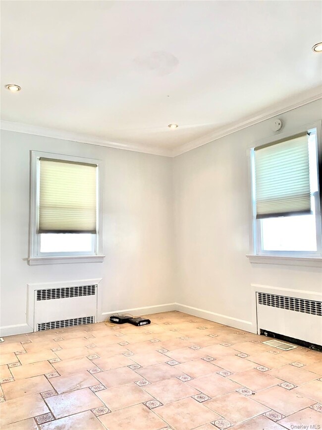 Building Photo - 336 Scranton Ave