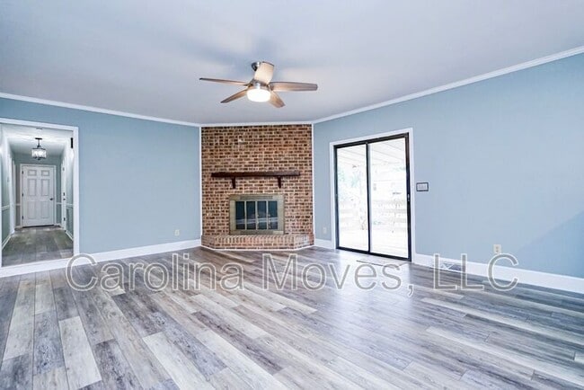 Building Photo - 403 Rosebud Ct