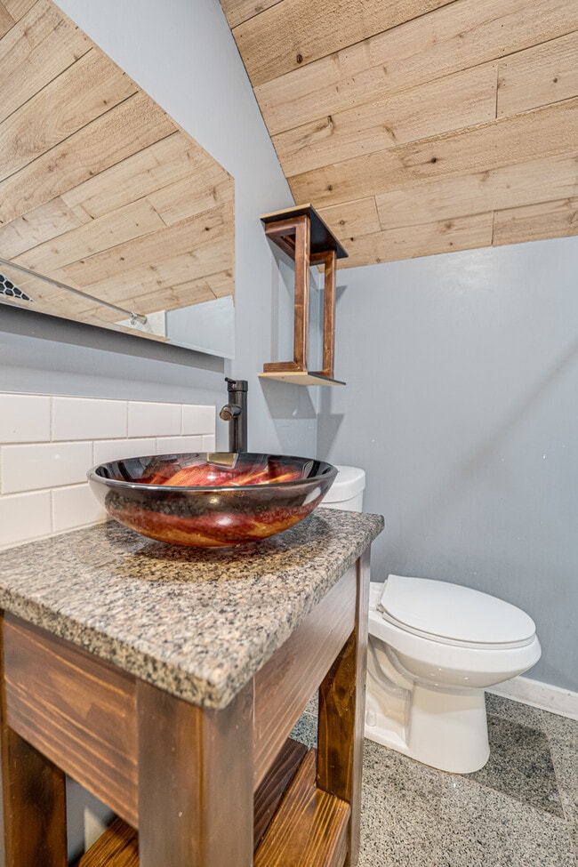 Building Photo - 264 N Jackson St