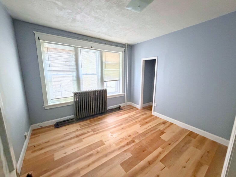 Building Photo - 147 W Buttonwood St