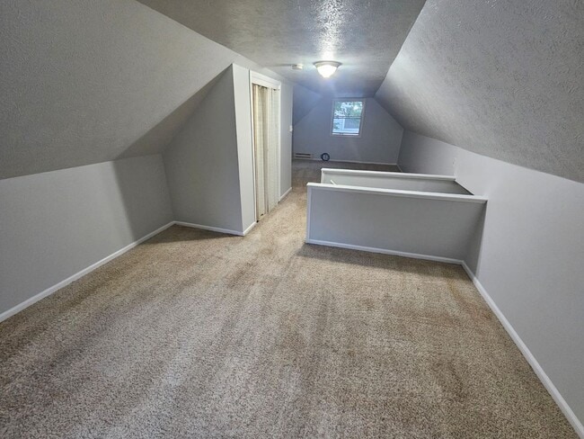 Building Photo - 368 E 232nd St