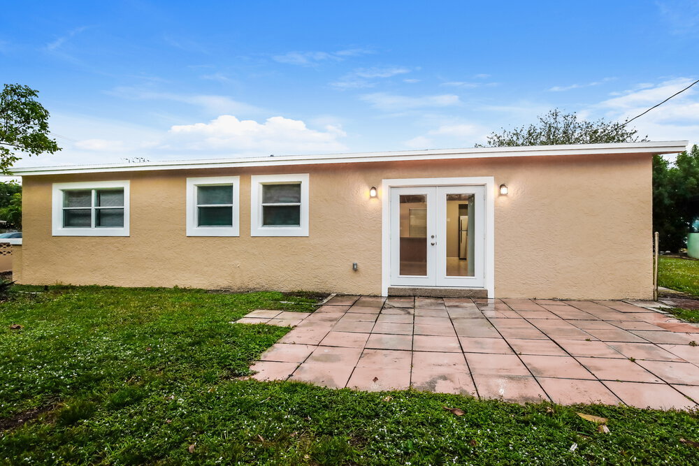Building Photo - 4701 NW 11th Pl