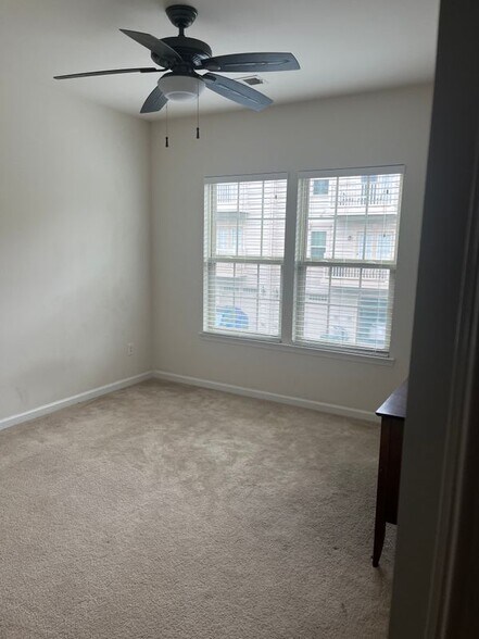 Building Photo - 42115 Piebald Square