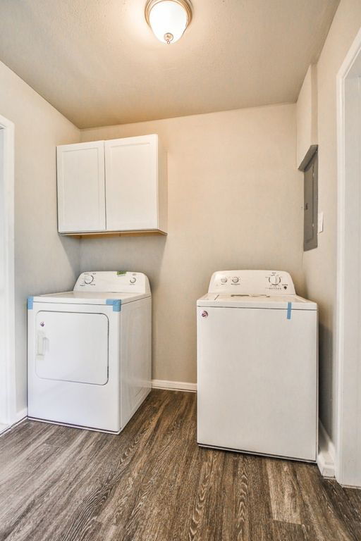 Building Photo - Cute 4 bed 2 bath house