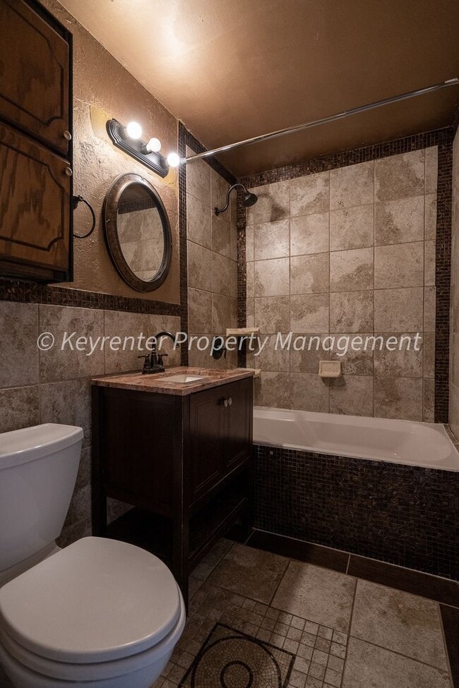 Building Photo - Wonderful 3BD/2BD Home minutes away from Quail Springs Mall & Chisholm Creek.