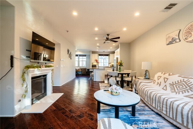 Building Photo - 6371 Estrela Ln