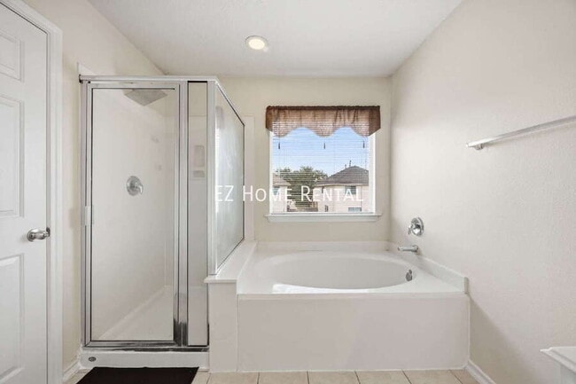 Building Photo - 8813 Elm Drake Ln