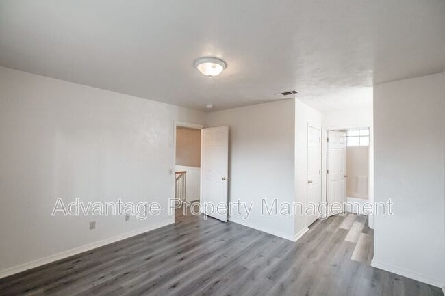 Building Photo - 2872 Raleigh Ct SE