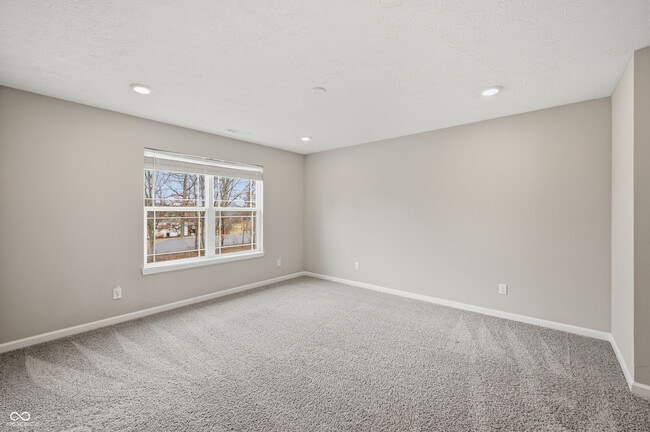 Building Photo - 7683 Fairwood Blvd