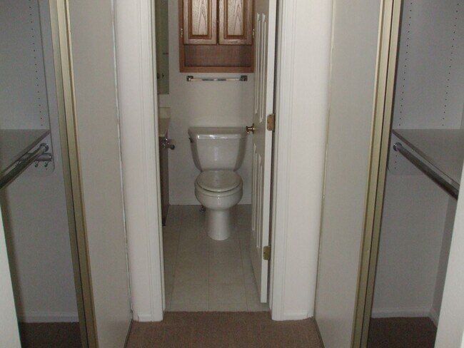 Building Photo - Huge 2bed/2bath Condo Near 225 and Iliff!