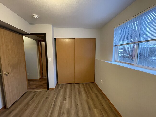 Building Photo - 332 E Prospect St