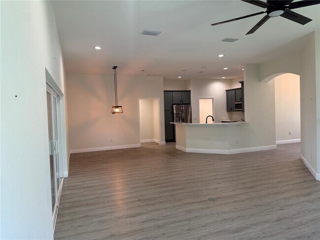 Building Photo - 16382 SE 83rd Ave