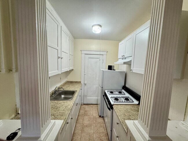 Building Photo - 31 Dennison Ave