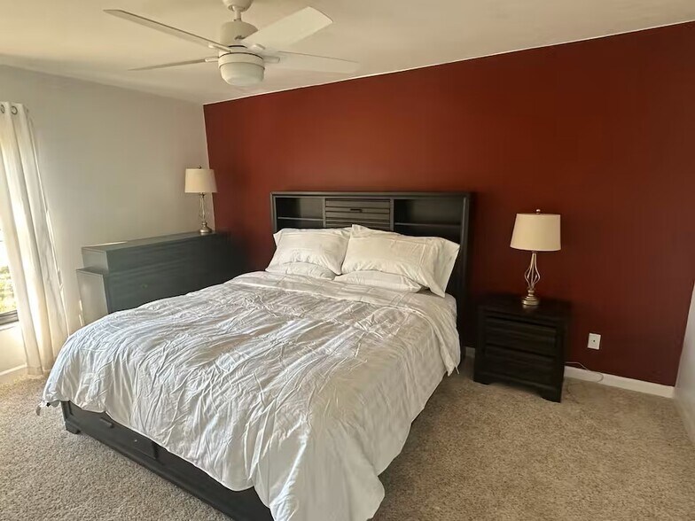 Building Photo - 5625 Trailwinds Dr