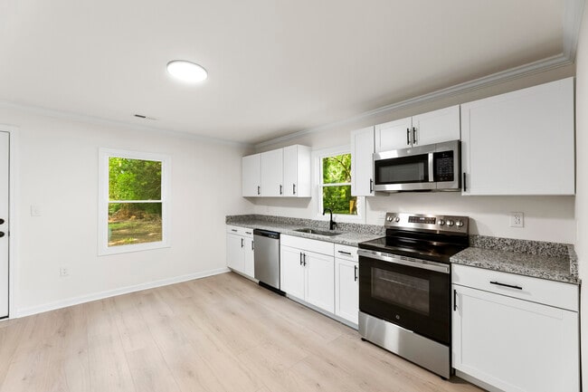 Building Photo - 1155 Cedar Grove Ln