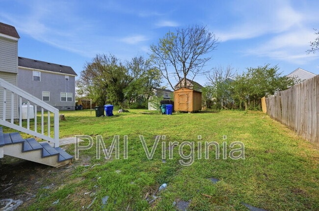 Building Photo - 307 N 4th St