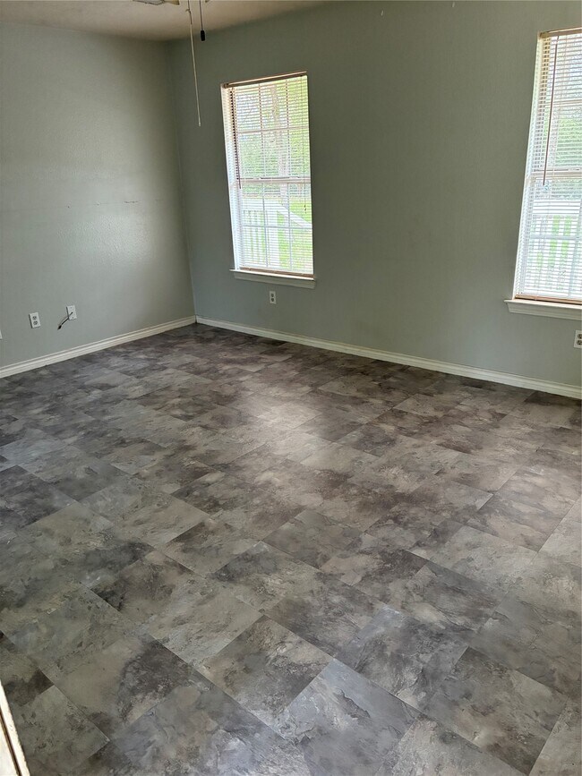 Building Photo - 47 Jackson Rd