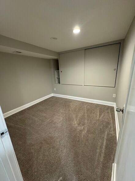 Building Photo - 1253 Cresthaven Dr