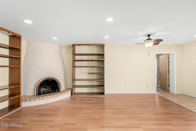 Building Photo - Spacious 5-Bedroom Home in the Heart of Sc...
