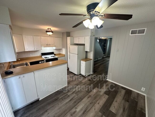 Building Photo - 6753 N Askew Cir