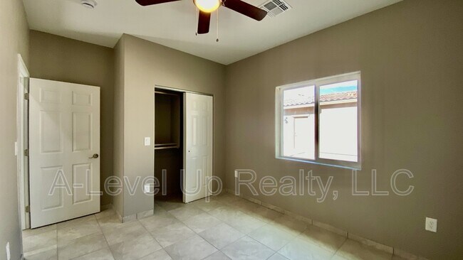 Building Photo - 1506 E 28th St