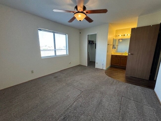 Building Photo - 1 BR 2Ba Condo across Colorado River, pool,spa,gated entry-All Appliances included