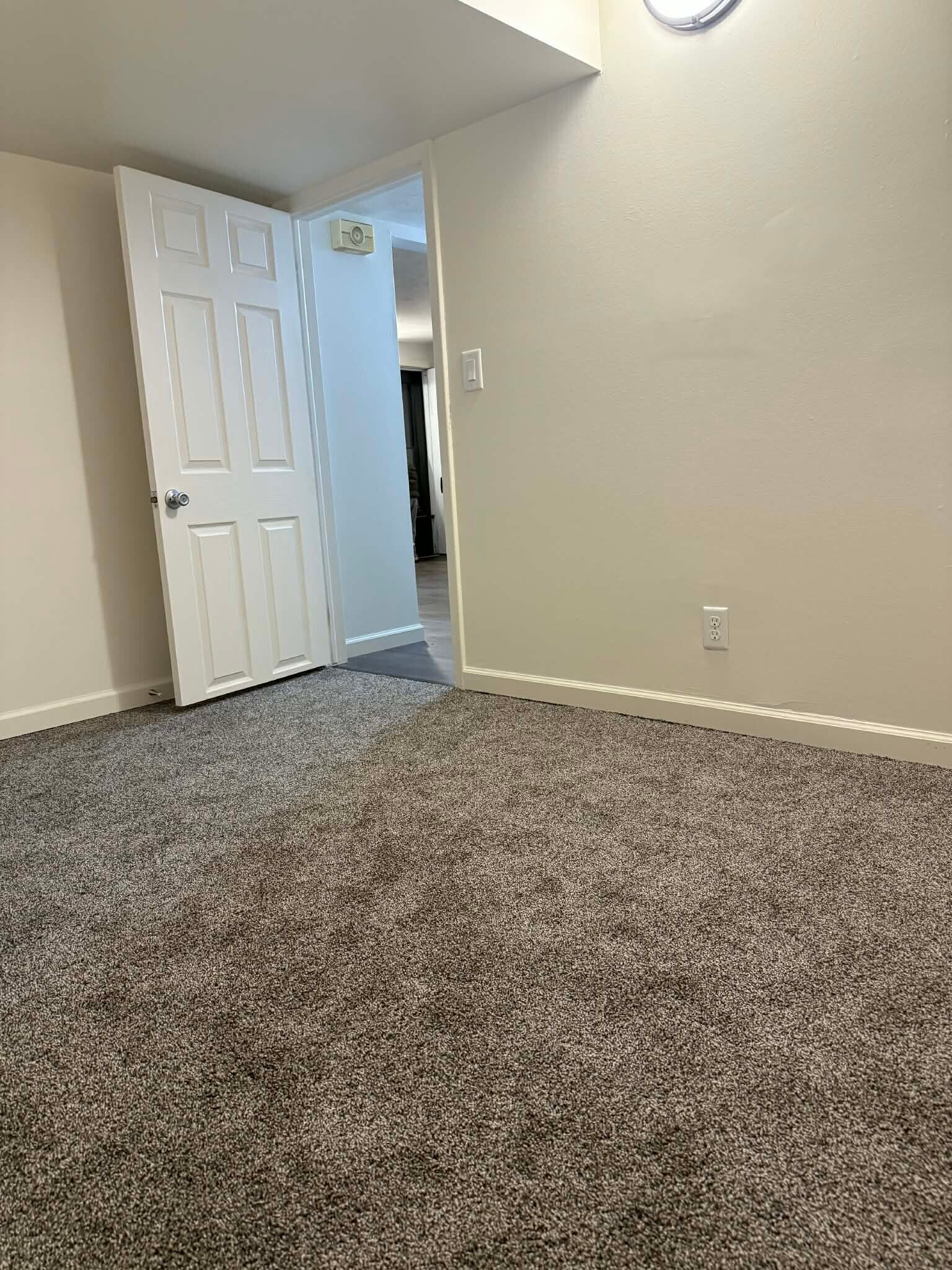 Building Photo - 4220 S 49th St