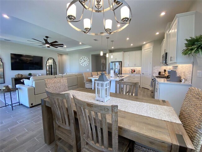 Building Photo - 4520 CRESTPOINT Wy