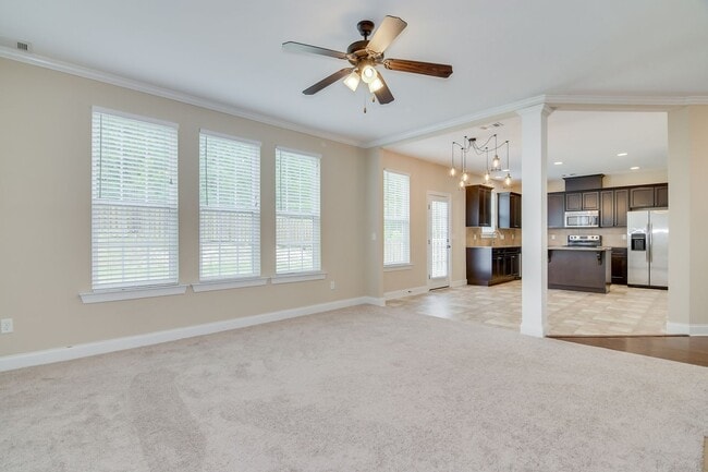 Building Photo - Canterbury Farms - 4 Bed 2.5 Bath