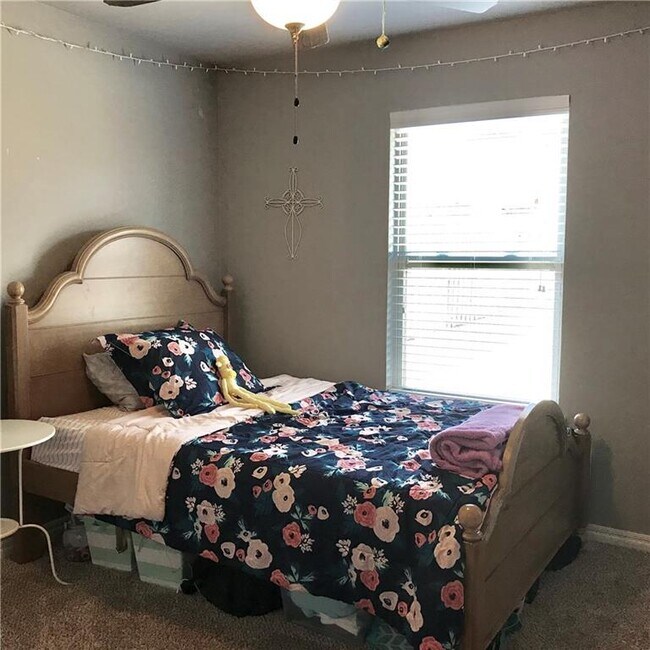 Building Photo - 3317 Lakeshire Ridge Way