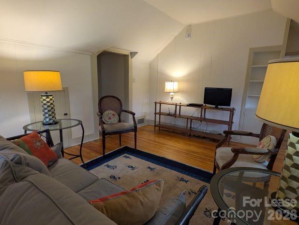 Building Photo - 220 Melrose Cir