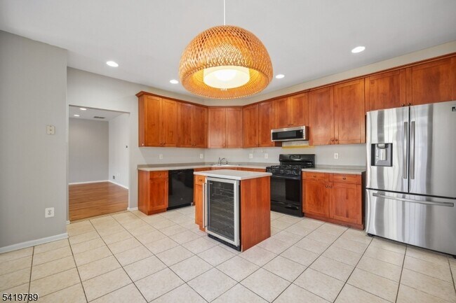 Building Photo - 915 Kensington Ln