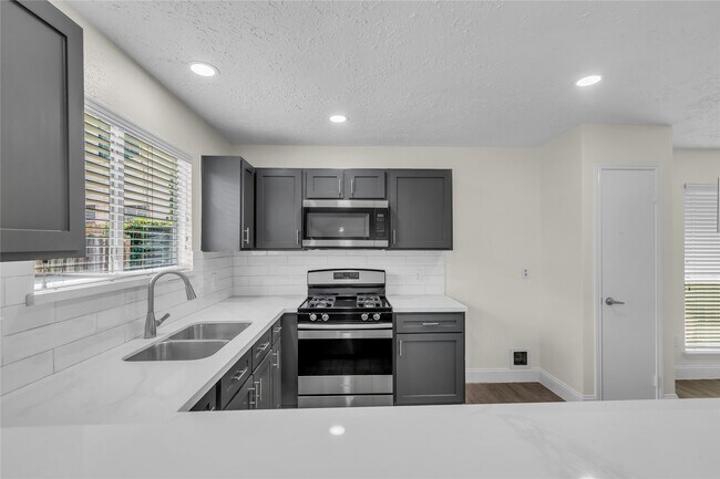 Building Photo - 6022 Charlestown Colony Ct