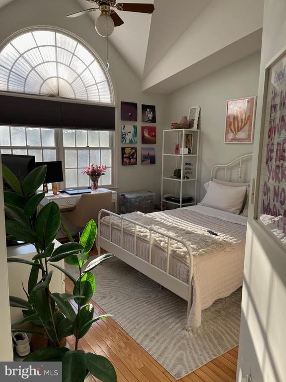 Building Photo - 1125 N Utah St