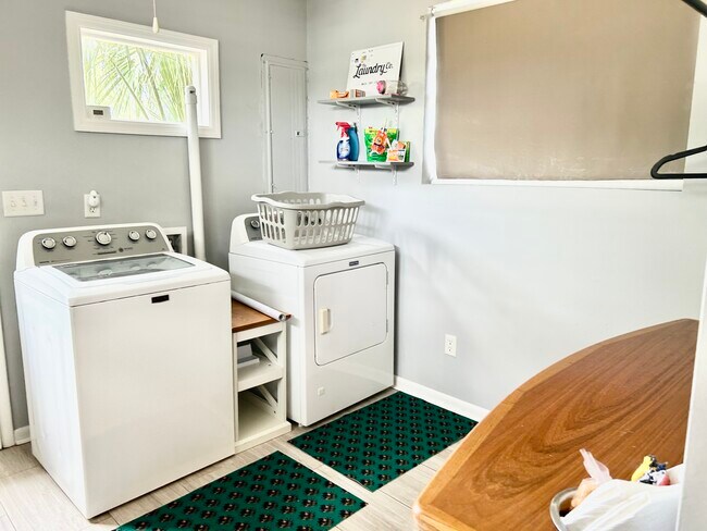 Building Photo - 5057 Blackburn St