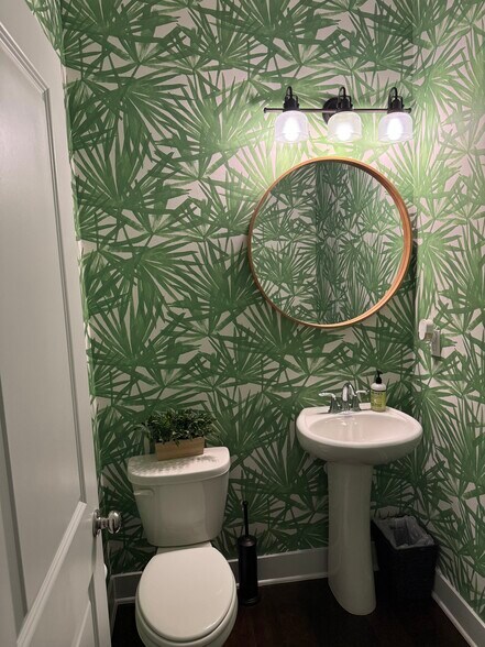 Half Bath , off Kitchen - 1235 Morton Trce SE