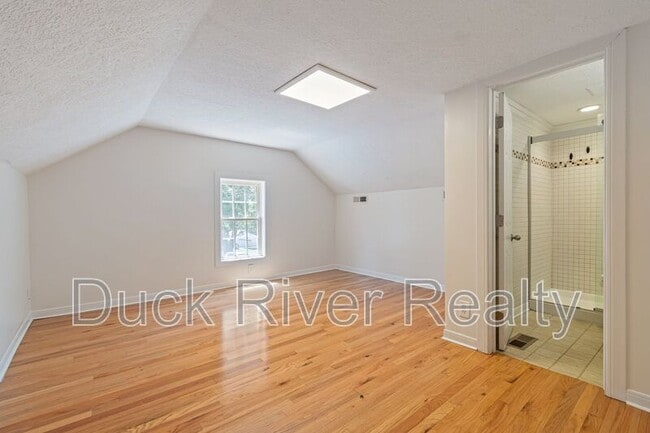 Building Photo - 210 Westover Dr