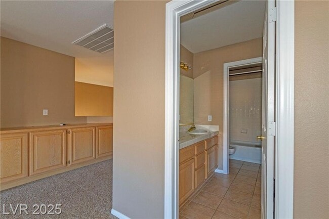 Building Photo - 2121 Whitebirch Ln