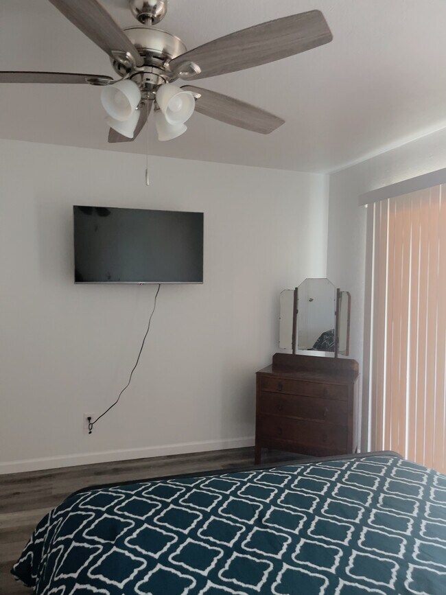 Building Photo - 7104 Elliot Ct